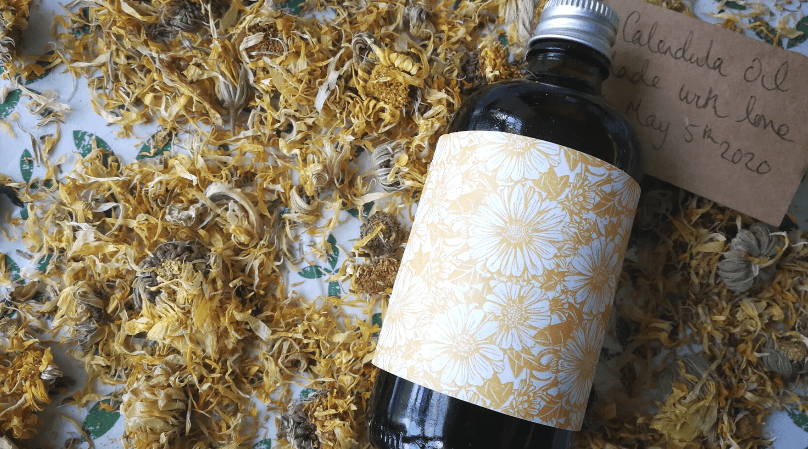 How to make skin saviour calendula oil